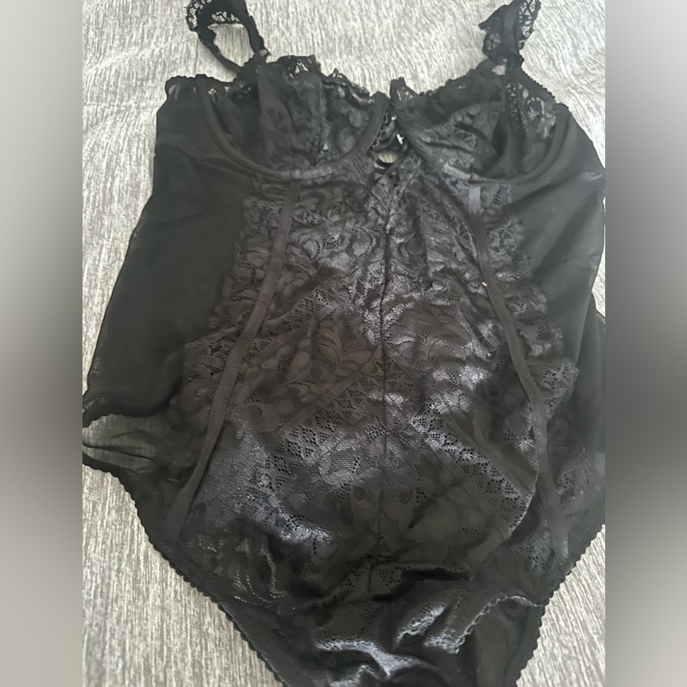NWOT Torrid lace bodysuit